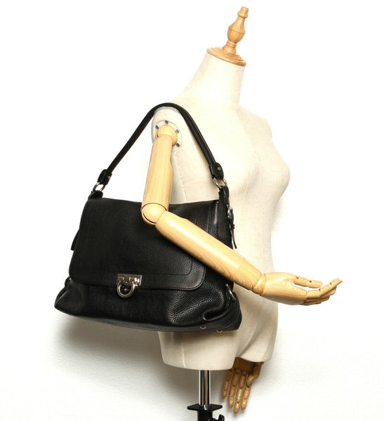 サルヴァトーレフェラガモ ガンチーニ GG-21 D295 ブラック 黒 レザー ショルダーバッグ レディース Salvatore Ferragamo 【中古】