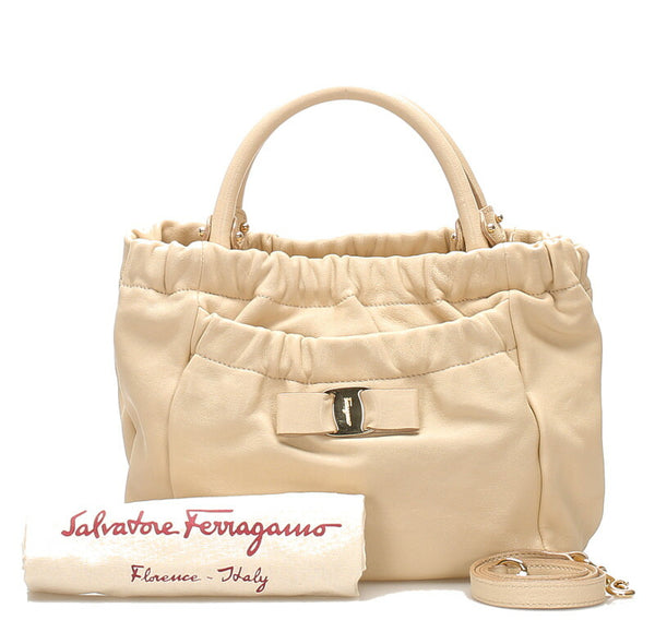 サルヴァトーレフェラガモ ヴァラリボン GG-21 C793 ベージュ レザー ハンドバッグ ショルダーバッグ 2WAY レディース Salvatore Ferragamo 中古