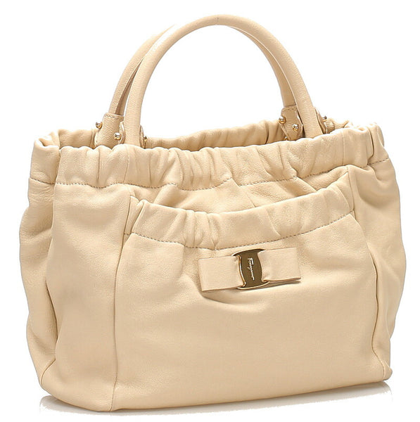 サルヴァトーレフェラガモ ヴァラリボン GG-21 C793 ベージュ レザー ハンドバッグ ショルダーバッグ 2WAY レディース Salvatore Ferragamo 中古