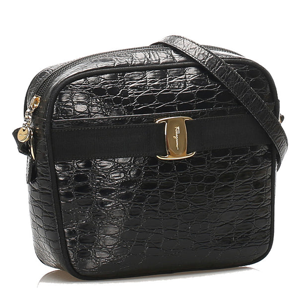 サルヴァトーレフェラガモ ヴァラ A21 6677 ブラック 黒 レザー ショルダーバッグ レディース Salvatore Ferragamo 中古