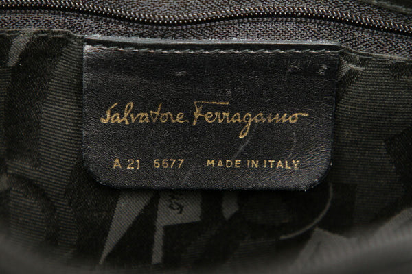 サルヴァトーレフェラガモ ヴァラ A21 6677 ブラック 黒 レザー ショルダーバッグ レディース Salvatore Ferragamo 中古