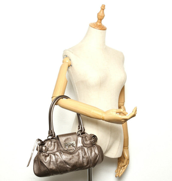 サルヴァトーレフェラガモ ショルダーバッグ 1-240001041297