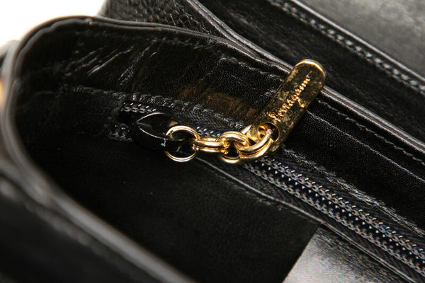 サルヴァトーレフェラガモ 021 0123 ブラック レザー ショルダーバッグ レディース Salvatore Ferragamo 中古