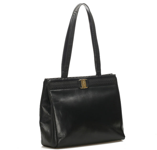 サルヴァトーレフェラガモ ヴァラ AN 21 2530 ブラック レザー ショルダーバッグ レディース Salvatore Ferragamo 中古