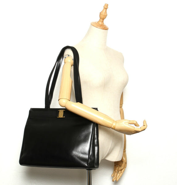 サルヴァトーレフェラガモ ヴァラ AN 21 2530 ブラック レザー ショルダーバッグ レディース Salvatore Ferragamo 中古