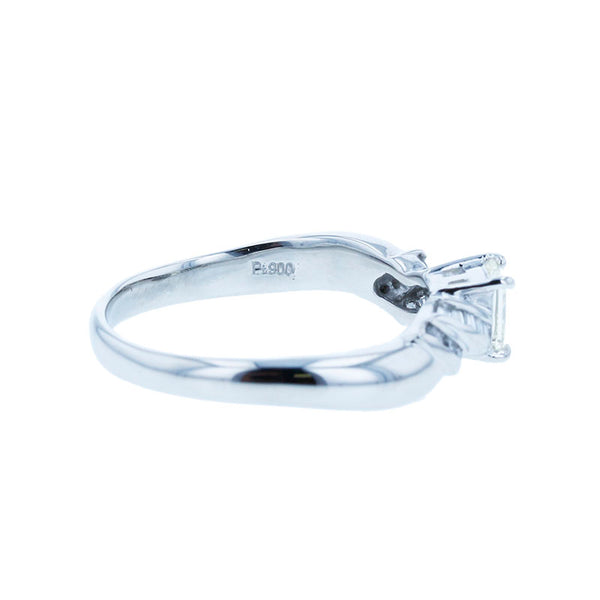 Pt900 プラチナ ダイヤ0.447ct ダイヤ0.14ct リング 指輪 レディース 19号 【中古】