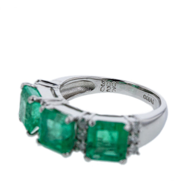 Pt900 プラチナ エメラルド3.00ct ダイヤ0.25ct リング 指輪 レディース 9号 【中古】