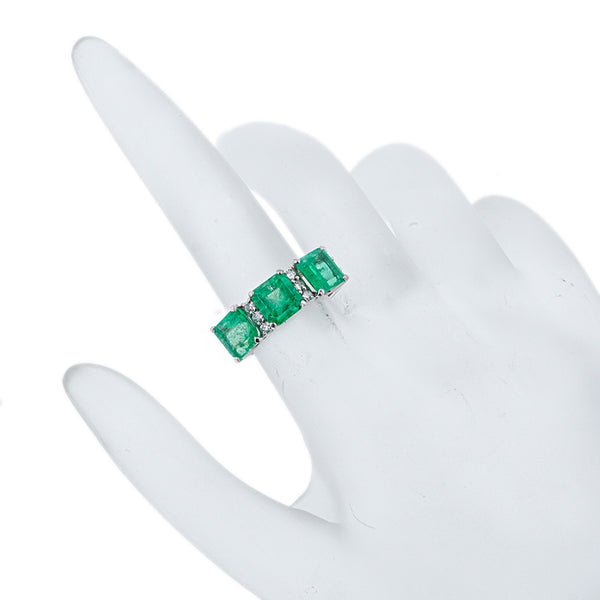 Pt900 プラチナ エメラルド3.00ct ダイヤ0.25ct リング 指輪 レディース 9号 【中古】