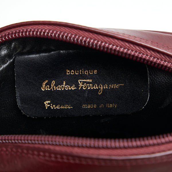 サルヴァトーレフェラガモ 斜め掛け ショルダーバッグ ワインレッド レザー レディース Salvatore Ferragamo 【中古】