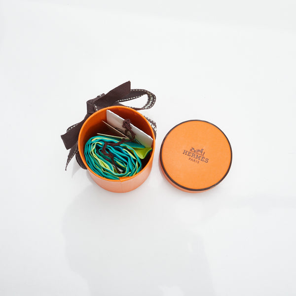 エルメス COLLIER ET CHIENS 首輪と犬 ツイリー スカーフ 063603S グリーン ブルー マルチカラー シルク レディース HERMES 【中古】
