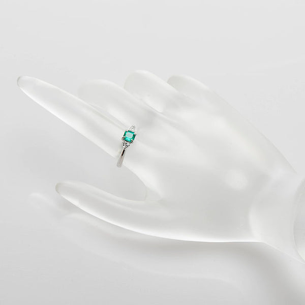 Pt900 プラチナ エメラルド0.42ct ダイヤ0.25ct リング 指輪 レディース 11号 【中古】
