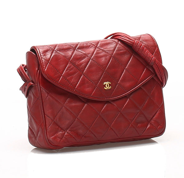 シャネル マトラッセ レッド ラムスキン 肩掛け ショルダーバッグ レディース CHANEL 中古