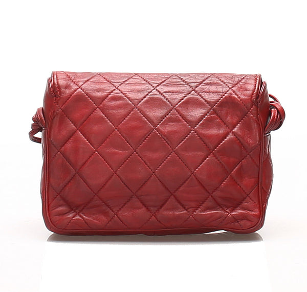 シャネル マトラッセ レッド ラムスキン 肩掛け ショルダーバッグ レディース CHANEL 中古