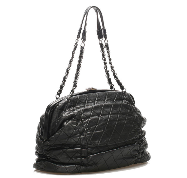 シャネル マトラッセ チェーン ショルダーバッグ レディース CHANEL 中古
