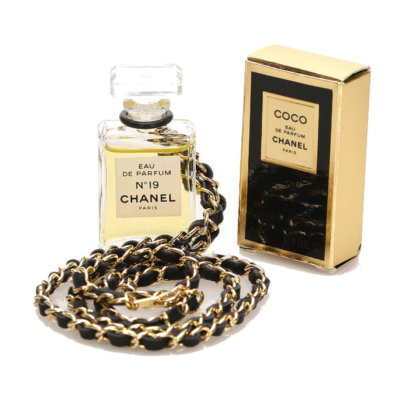シャネル No.19 EAU DE PARFUM ゴールド ブラック メッキ ラムスキン ネックレス レディース CHANEL 中古