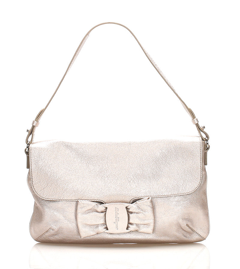 サルヴァトーレフェラガモ ヴァラリボン EY-21 A979 シャンパンゴールド レザー ショルダーバッグ レディース Salvatore Ferragamo 【中古】