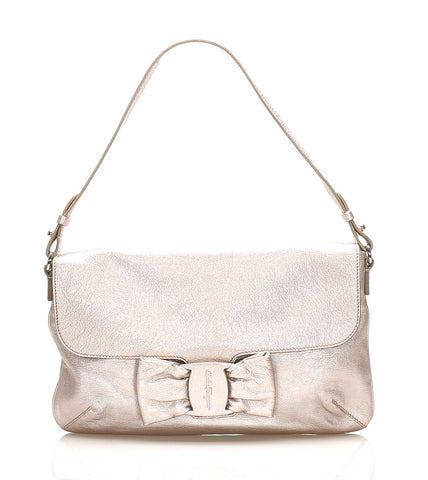 サルヴァトーレフェラガモ ヴァラリボン EY-21 A979 シャンパンゴールド レザー ショルダーバッグ レディース Salvatore Ferragamo 【中古】