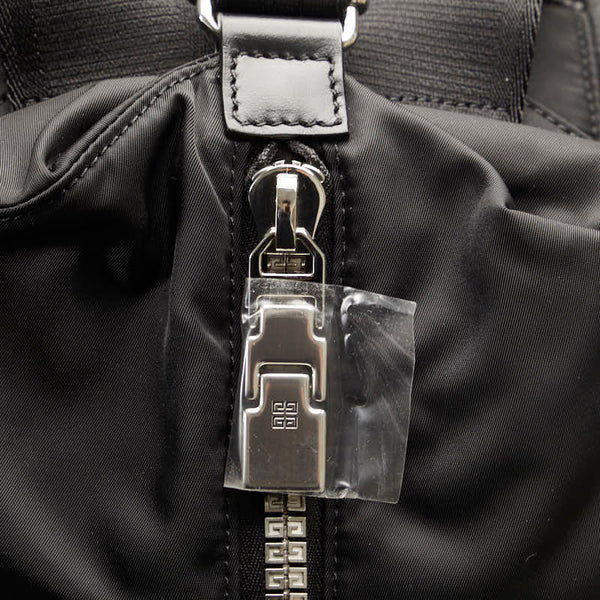 ジバンシー G ZIP back pack M Gジップ バックパック ロゴプリント リュック バックパック BK50A8K1JE 001 ブラック ホワイト シェル ナイロン メンズ Givenchy 【中古】