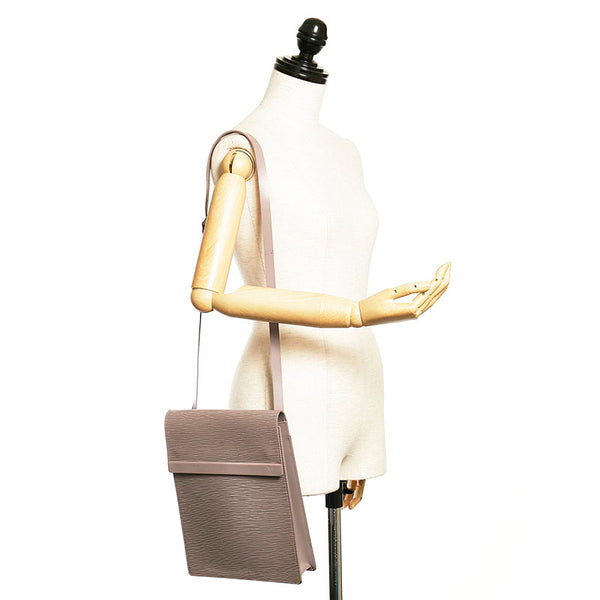 ルイ ヴィトン エピ ラマチュエル 斜めがけ ショルダー M5247B  ライラック レザー レディース LOUIS VUITTON 【中古】