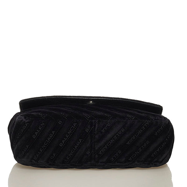 バレンシアガ BBロゴ キルティング チェーン ショルダーバッグ  ブラック シルバー ベロア レディース BALENCIAGA 【中古】