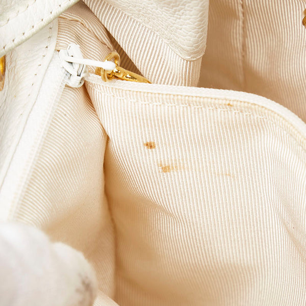 シャネル トリプル ココマーク リュック バックパック ホワイト キャビアスキン レディース CHANEL 【中古】