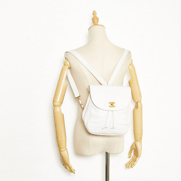 シャネル トリプル ココマーク リュック バックパック ホワイト キャビアスキン レディース CHANEL 【中古】