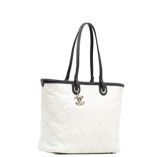 シャネル ワイルドステッチ ココマーク トートバッグ ショルダーバッグ ホワイト キャビアスキン レディース CHANEL 【中古】