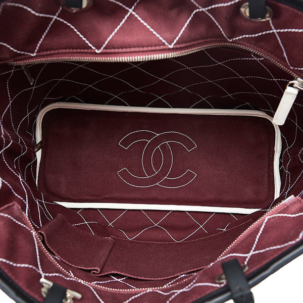 シャネル ワイルドステッチ ココマーク トートバッグ ショルダーバッグ ホワイト キャビアスキン レディース CHANEL 【中古】