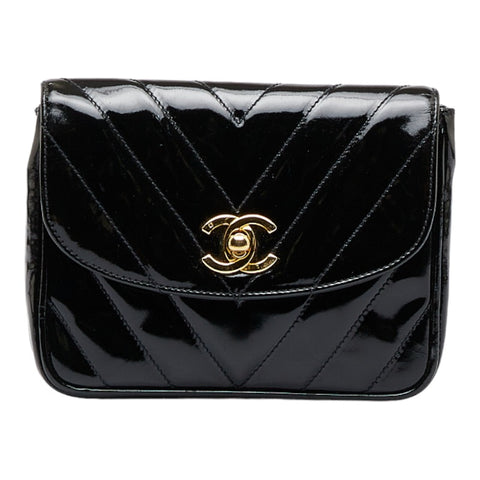 シャネル Vステッチ ウエストバッグ ウエストポーチ ポーチ ブラック エナメル レディース CHANEL 【中古】