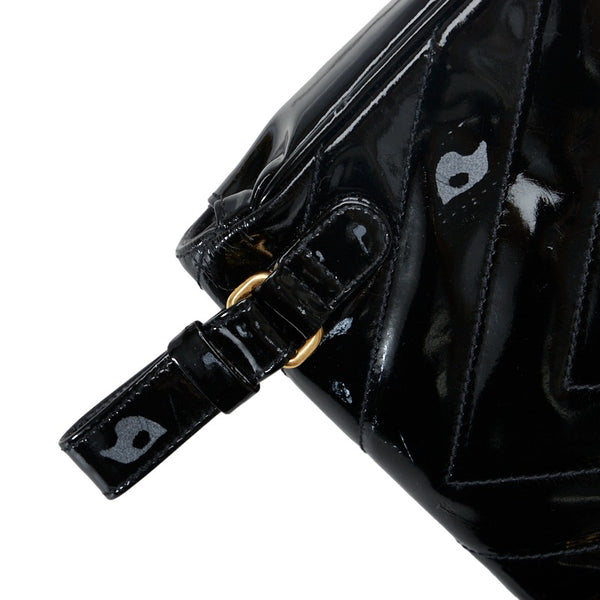 シャネル Vステッチ ウエストバッグ ウエストポーチ ポーチ ブラック エナメル レディース CHANEL 【中古】