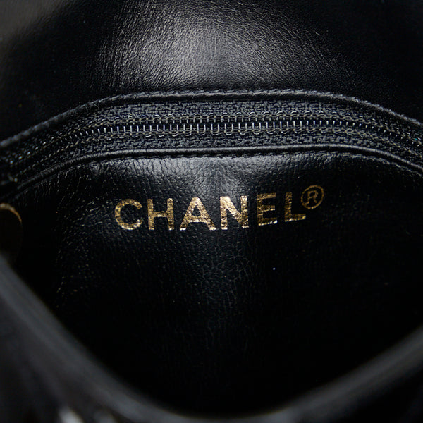 シャネル Vステッチ ウエストバッグ ウエストポーチ ポーチ ブラック エナメル レディース CHANEL 【中古】