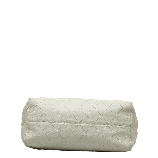 シャネル ワイルドステッチ ココマーク ショルダーバッグ ホワイト レザー レディース CHANEL 【中古】