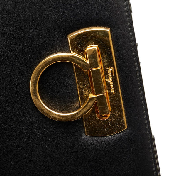 サルヴァトーレフェラガモ ガンチーニ チェーン ショルダーバッグ P210587 ブラック ゴールド レザー レディース Salvatore Ferragamo 【中古】