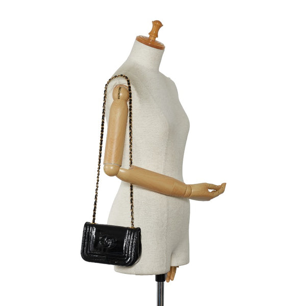 シャネル ココマーク ミニショルダーバッグ ブラック エナメル レディース CHANEL 【中古】