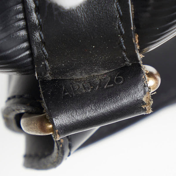ルイ ヴィトン エピ ノエ ショルダーバッグ M59002 ノワール ブラック レザー レディース LOUIS VUITTON 【中古】