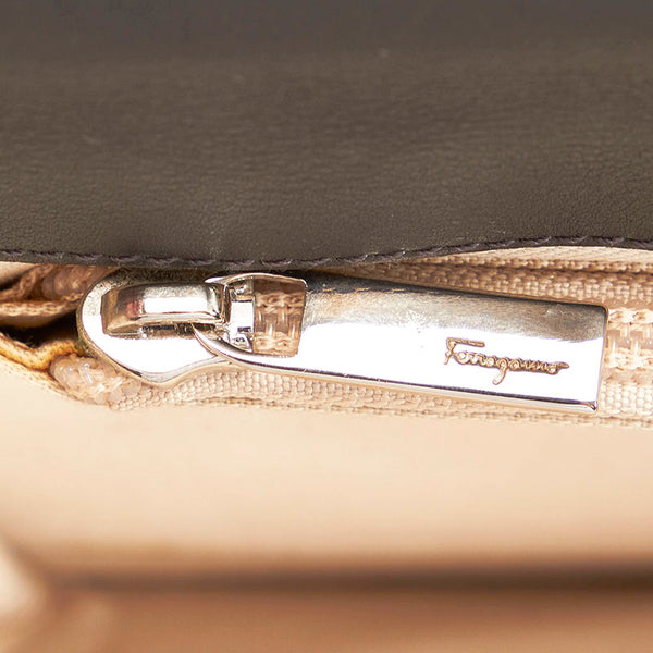 サルヴァトーレフェラガモ ガンチーニ パイソン 蛇 スタッズ ワンショルダーバッグ グレー パイソン レザー レディース Salvatore Ferragamo 【中古】