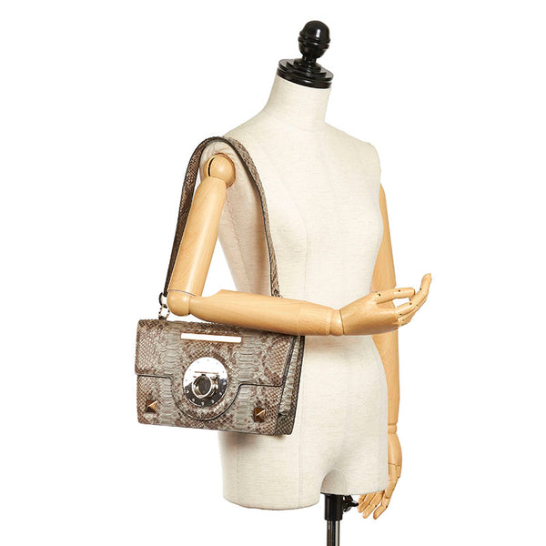 サルヴァトーレフェラガモ ガンチーニ パイソン 蛇 スタッズ ワンショルダーバッグ グレー パイソン レザー レディース Salvatore Ferragamo 【中古】