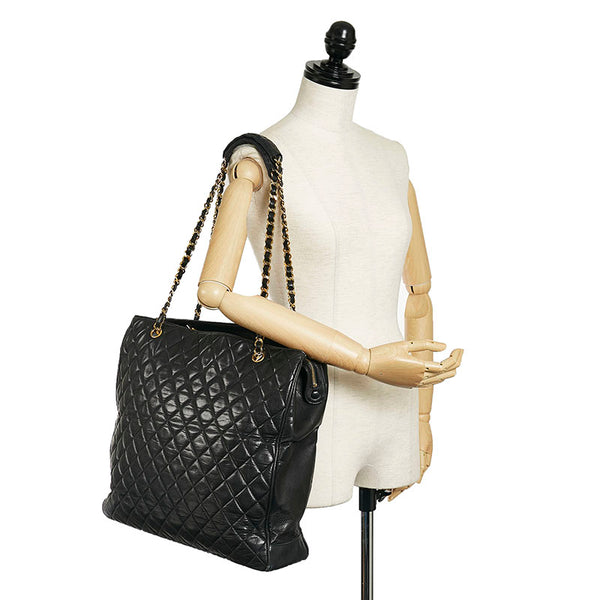 シャネル マトラッセ チェーン ショルダーバッグ ブラック レザー レディース CHANEL 【中古】