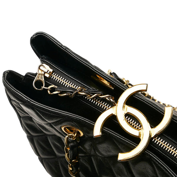 シャネル マトラッセ チェーン ショルダーバッグ ブラック レザー レディース CHANEL 【中古】