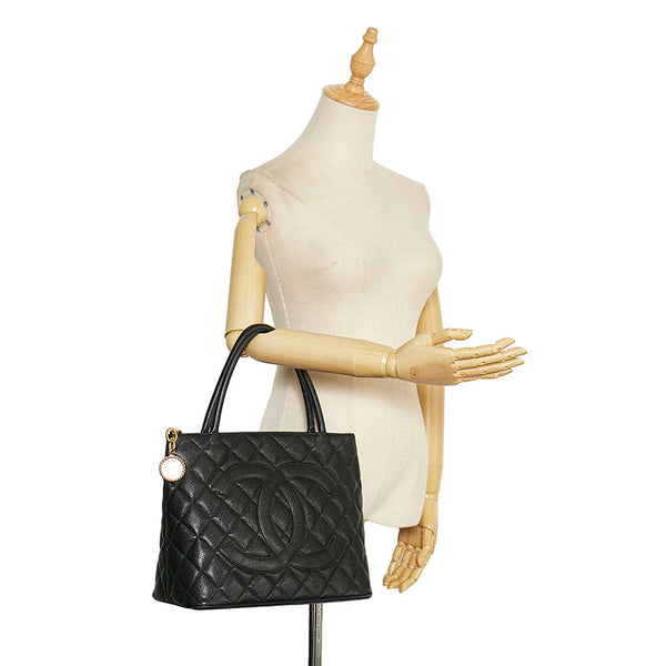 シャネル 復刻トート ココマーク トートバッグ ハンドバッグ ブラック キャビアスキン レディース CHANEL 【中古】