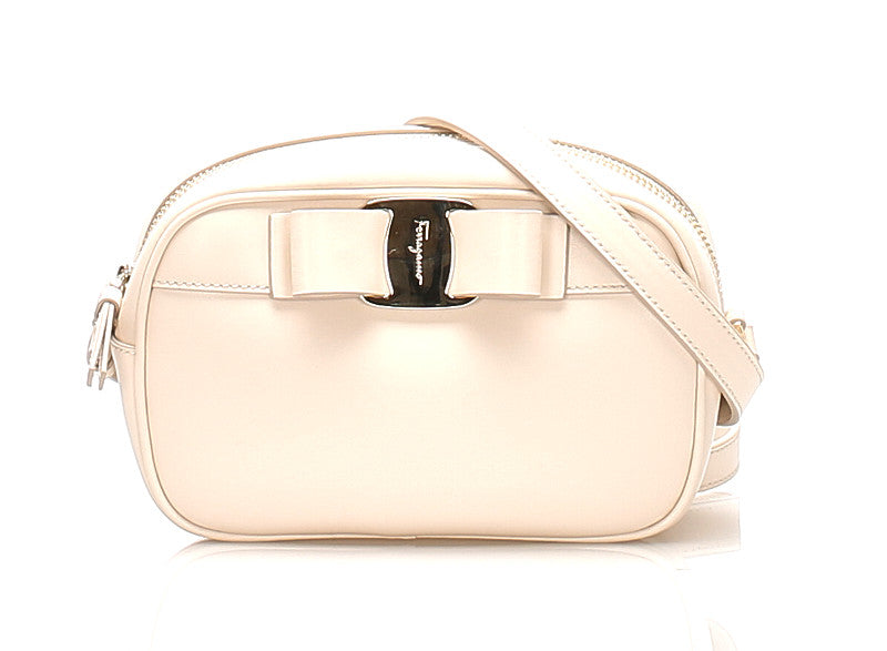 サルヴァトーレフェラガモ ヴァラリボン AU-21 H498 ベージュ ホワイト レザー ショルダーバッグ レディース Salvatore Ferragamo 中古