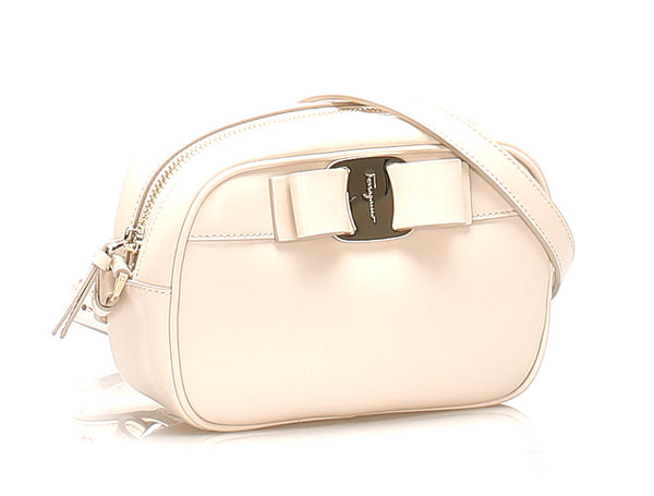 サルヴァトーレフェラガモ ヴァラリボン AU-21 H498 ベージュ ホワイト レザー ショルダーバッグ レディース Salvatore Ferragamo 中古