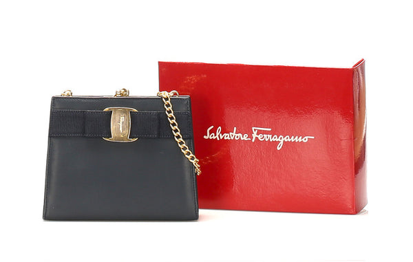 サルヴァトーレフェラガモ ヴァラリボン 223054 ネイビー レザー ショルダーバッグ レディース Salvatore Ferragamo 中古