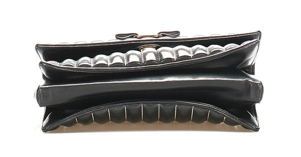 サルヴァトーレフェラガモ ヴァラリボン AU-21 F164 ブラック 黒 レザー ショルダーバッグ レディース Salvatore Ferragamo 中古