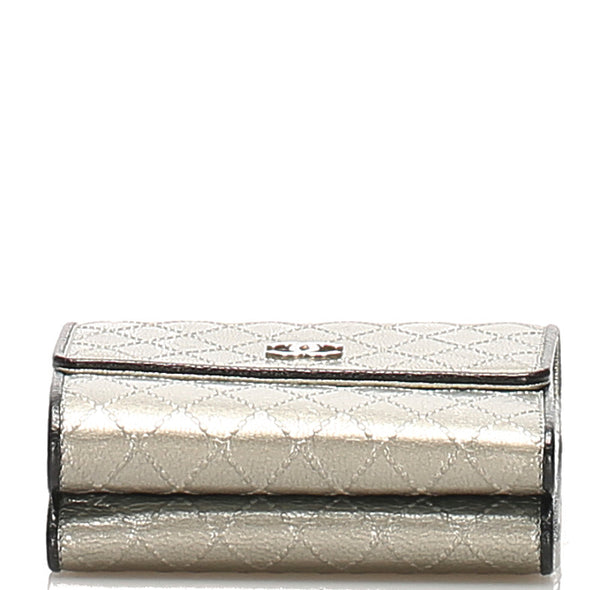 シャネル メタリックグリーン シルバー レザー 三つ折り財布 レディース CHANEL 中古