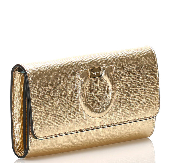 サルヴァトーレフェラガモ ガンチーニ KM 22 D292 ゴールド レザー ウォレットチェーン レディース Salvatore Ferragamo 中古