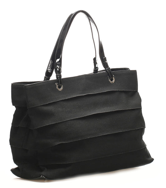 サルヴァトーレフェラガモ ガンチーニ ティアード AU-21-3302 ブラック キャンバス エナメル トートバッグ レディース Salvatore Ferragamo 【中古】