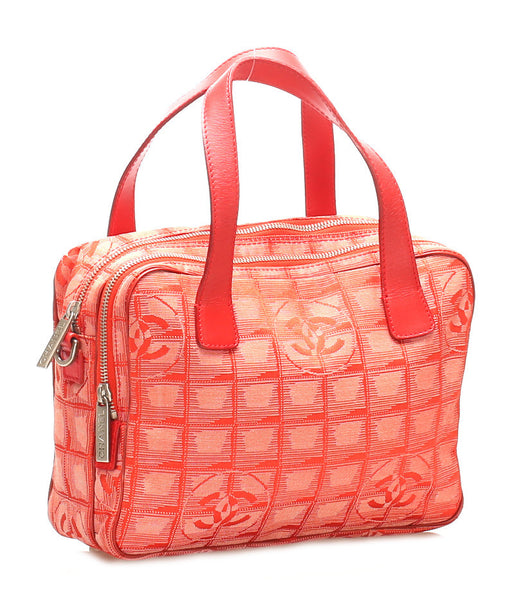 シャネル ニュートラベル レッド ナイロン レザー ショルダーバッグ レディース CHANEL 中古