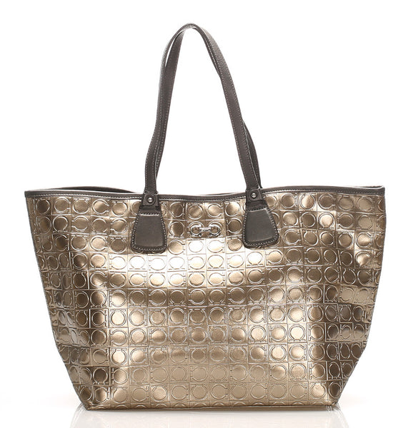 サルヴァトーレフェラガモ ガンチーニ AU-21 B475 ゴールド パテントレザー トートバッグ レディース Salvatore Ferragamo 中古