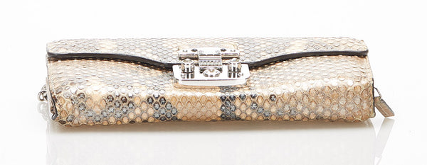 グッチ 331741 ベージュ レザー型押し 長財布 レディース GUCCI 中古